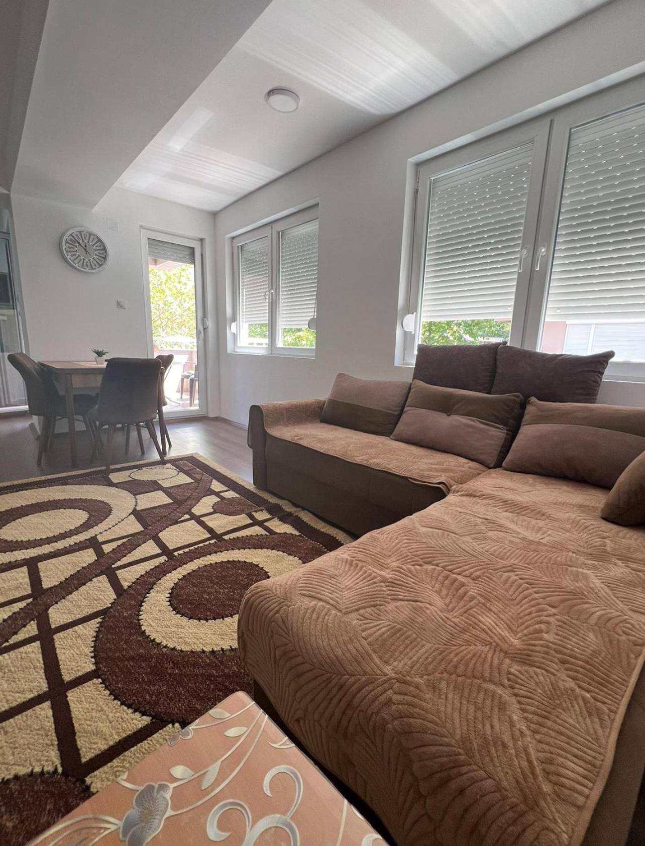 סטרומיצה Downtown Great Apartment מראה חיצוני תמונה